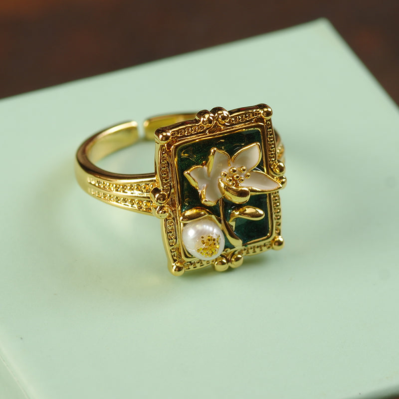 Malachite Stone Gold Ring