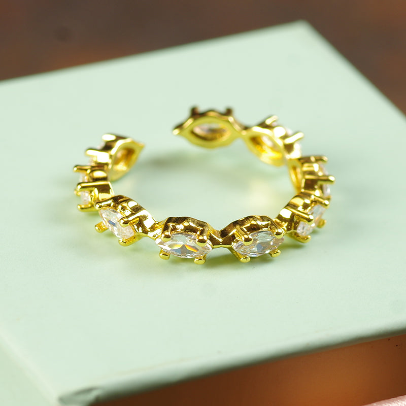 Stackable Baroque Solitaire Ring